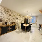 Le Coeur De Joli Village Francais Nyaraló *