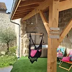 Nyaraló Le Coeur De Joli Village Francais *