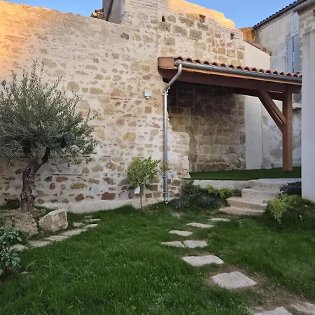 Le Coeur De Joli Village Francais *