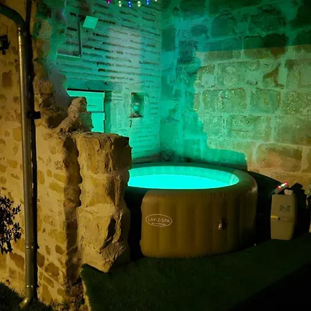 Le Coeur De Joli Village Francais